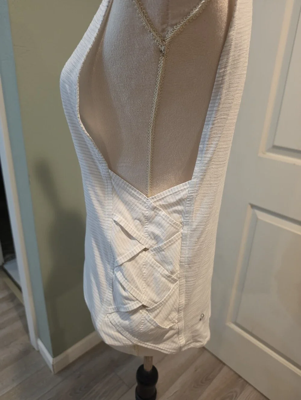 Lululemon Muscle Tank - Picture 3 of 7